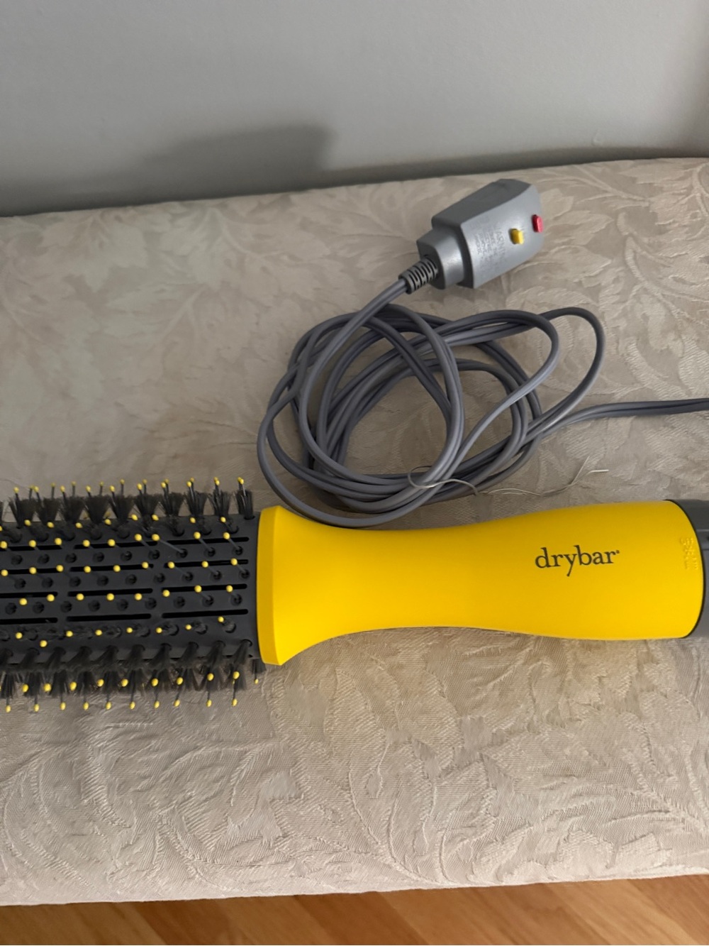 Drybar Single Short 2.25" Round Brush Hairdryer 3 Settings